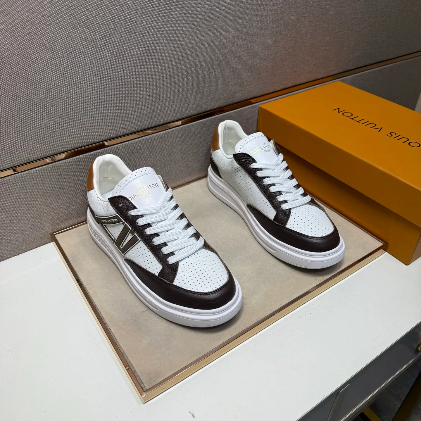 ⬛️Men's shoes 💰p420 [LV～] Men's casual shoes 2025z cabinet sales simultaneously 🔶Size: 38-44 #️⃣ 🔷6 colors🔜The upper is made of multi-material splicing ➕Genuine leather lining, comfortable and breathable, sole: original comfortable and wear-resistant outsole, ⚠️Real thing📱Photographed🎬The real thing is better📢📢📢